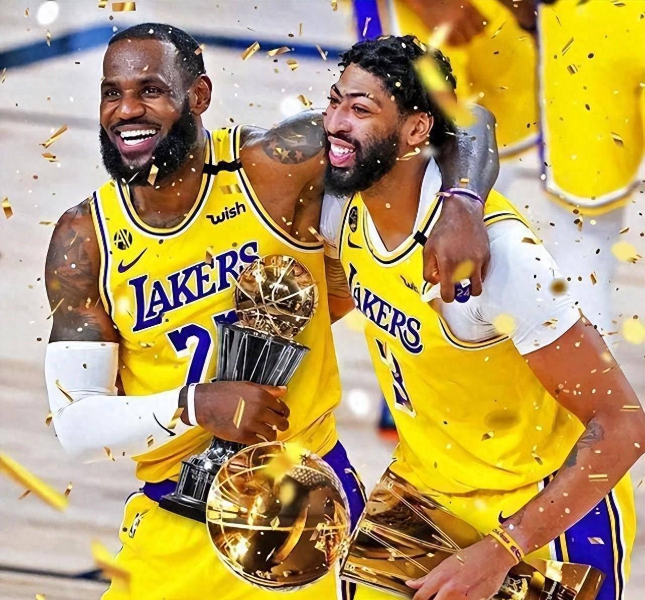 库里与60激战篮网分钟,比赛规则变更胜负难料!,浓眉哥焦点对战比赛高潮迭起的简单介绍