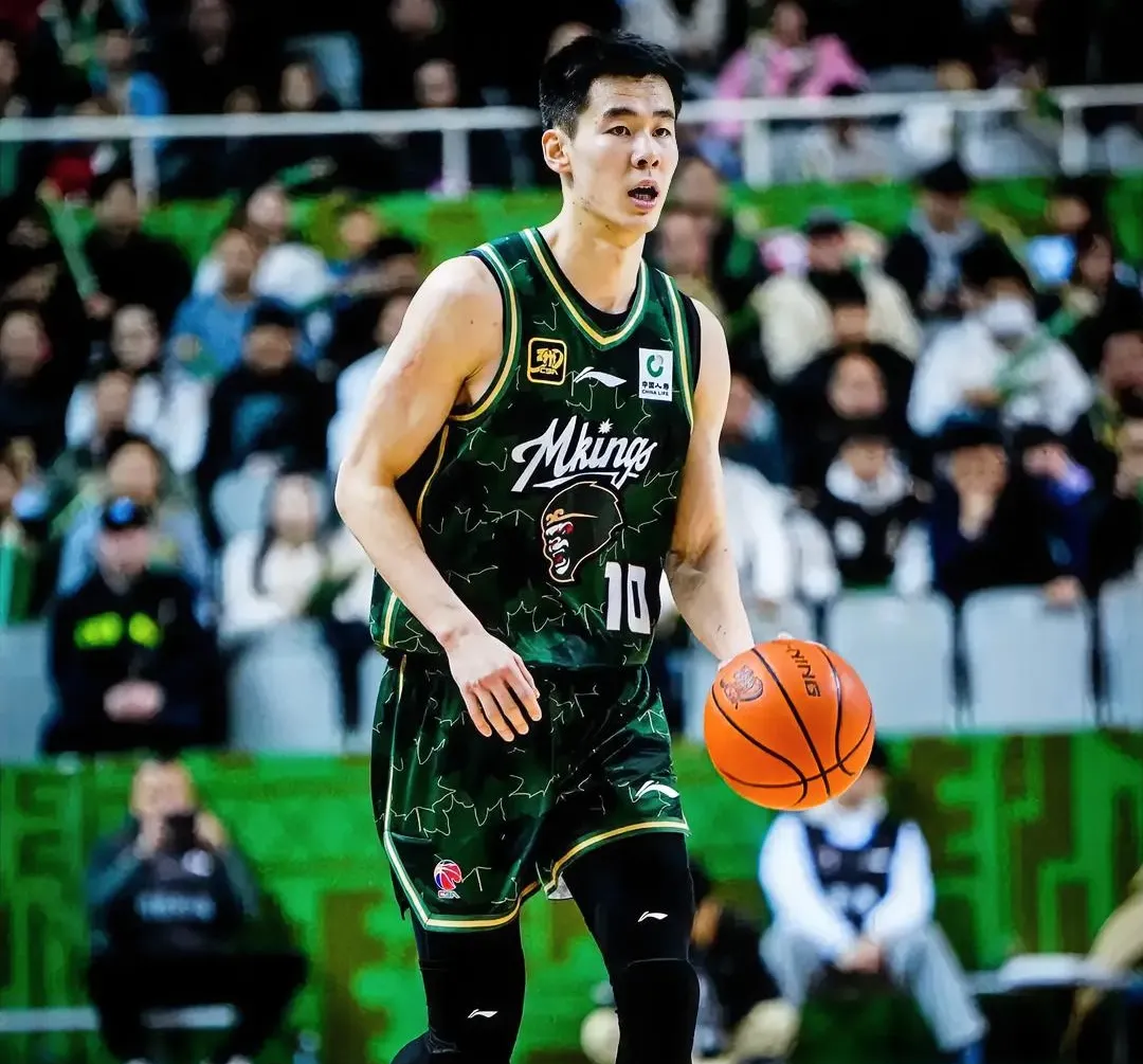 爱游戏登入冲刺阶段拉齐奥备战CBA常规赛,完成体检细节曝光,信心回归,更衣室氛围转暖的简单介绍