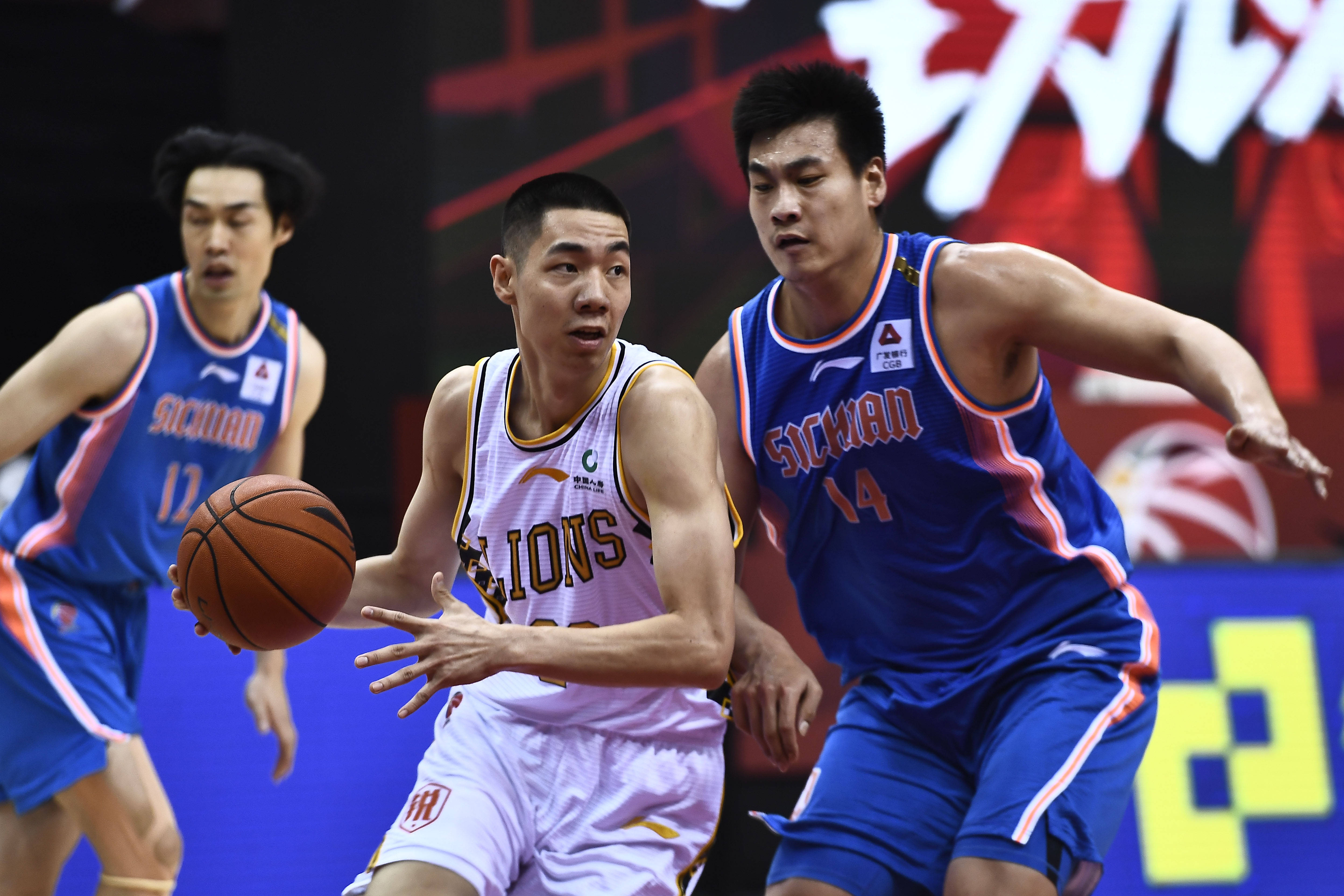 爱游戏登入广厦男篮训练开放日,窗口期调整名单引欢呼,中超在即,赛程密集仍需轮换的简单介绍