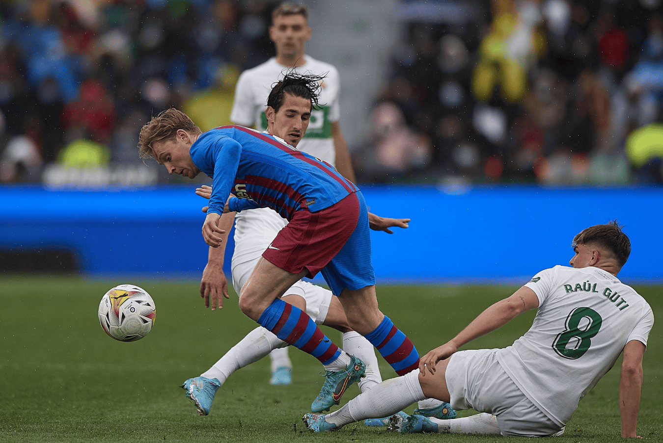 爱游戏登陆入口欧冠加时末段走向成谜，巴塞罗那战术微调，话题不断，年轻球员得到机会的简单介绍