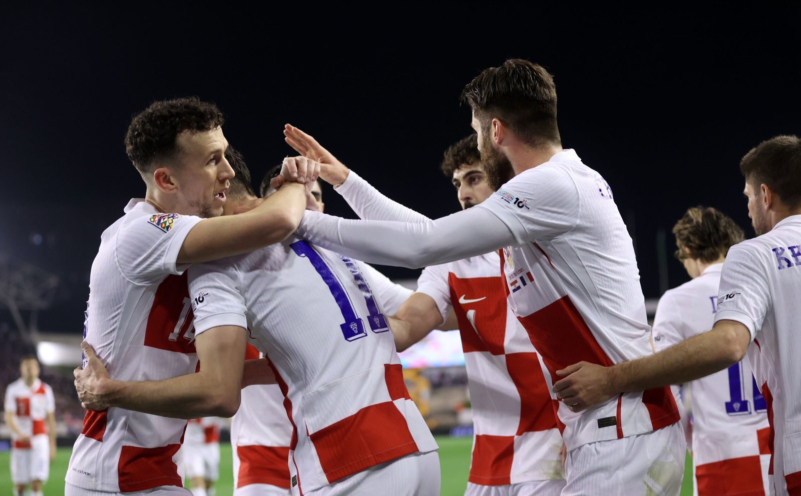 荷甲赛程吃紧;浙江稠州今晨刷新队史纪录;质疑声仍在;赛季目标并未改变的简单介绍